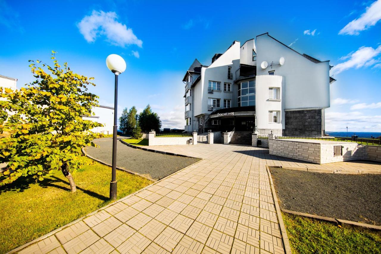 Onega Castle Hotel Петрозаводск Екстериор снимка