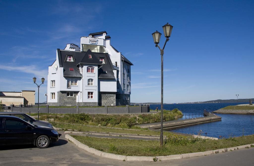 Onega Castle Hotel Петрозаводск Екстериор снимка